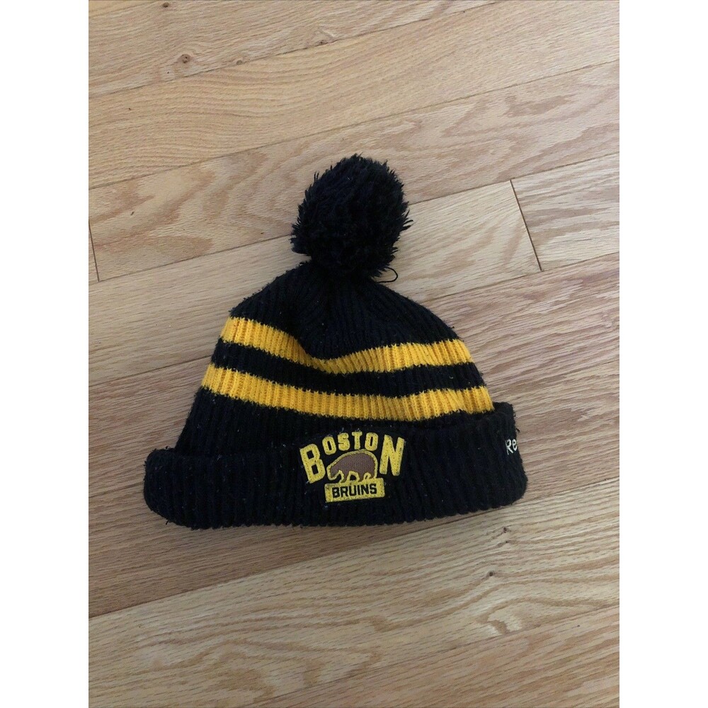 BOSTON BRUINS 2016 NHL WINTER CLASSIC REEBOK CUFFED POM KNIT HAT Exc. Condition